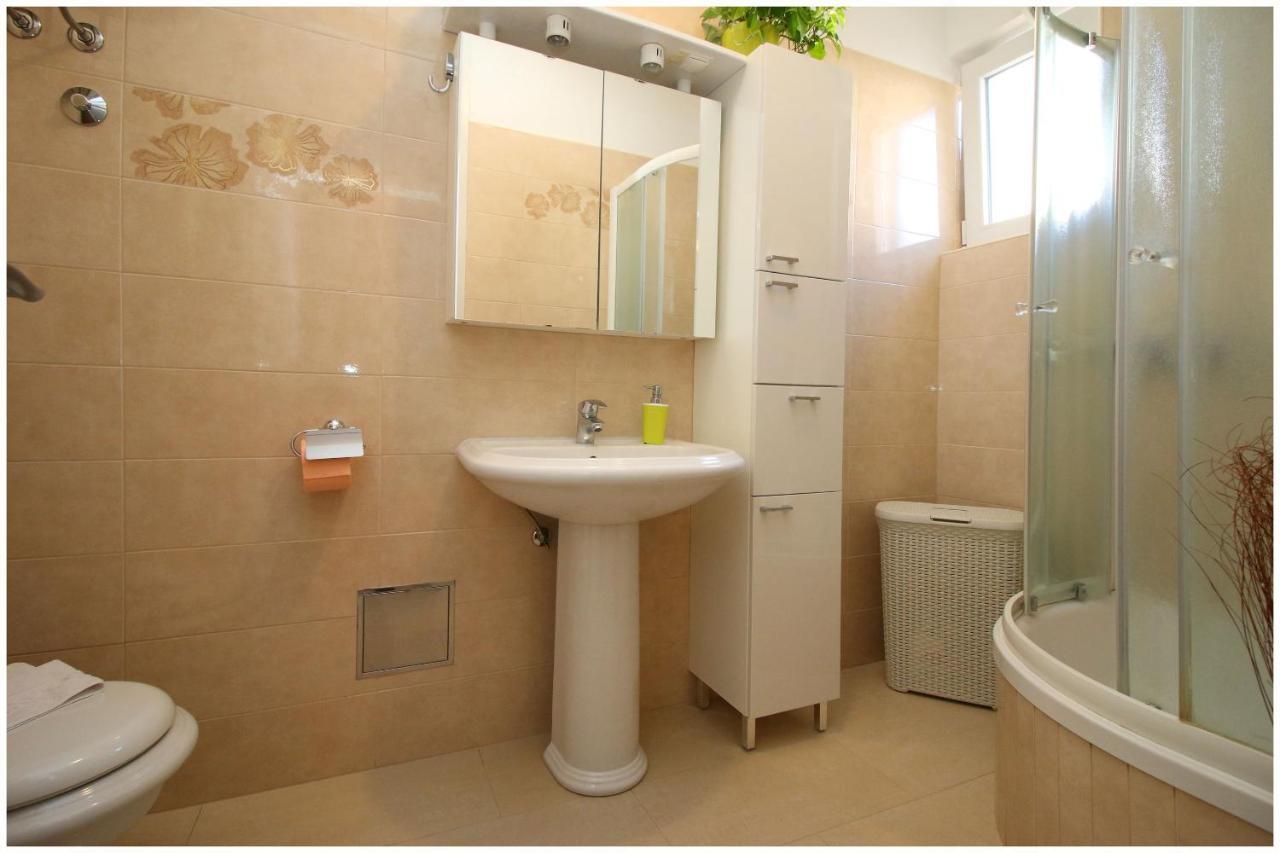Apartment Slavko Primošten Екстериор снимка